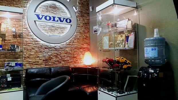 замена амортизаторной стойки volvo